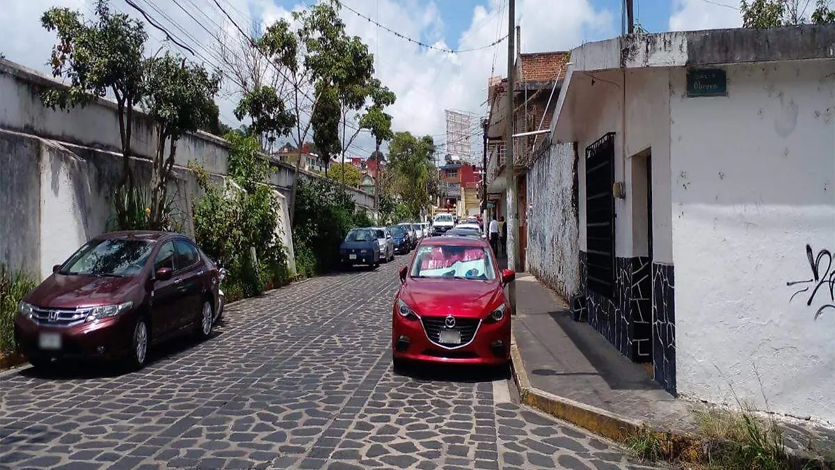 Robos a negocios y autos en el centro de Xalapa